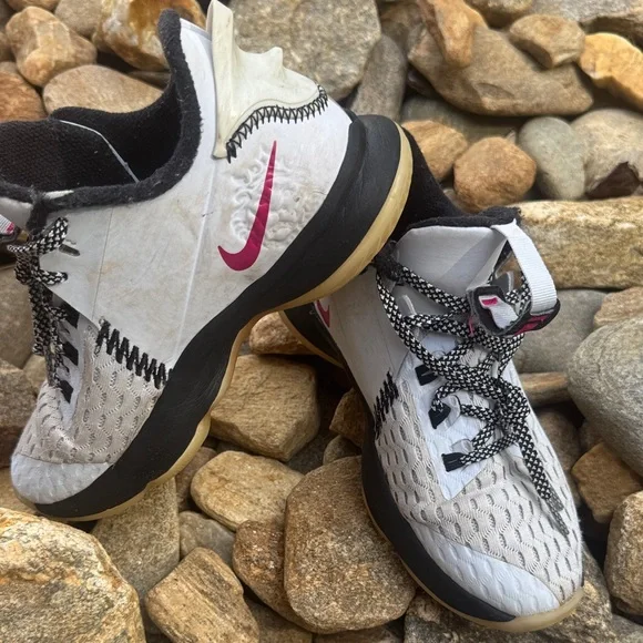 Nike Kids Sneakers - Picture 6 of 6